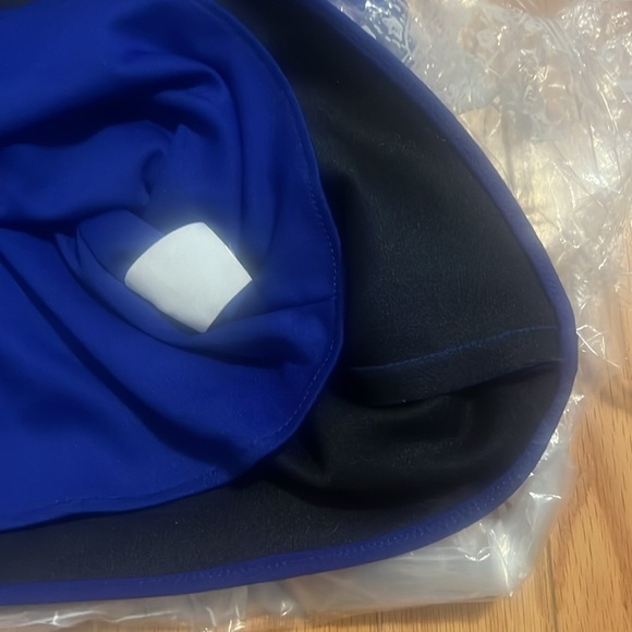 Bloomingdale exclusive Aqua brand off the shoulder Scuba Crepe Gown blue Sz 6 - Picture 11 of 11